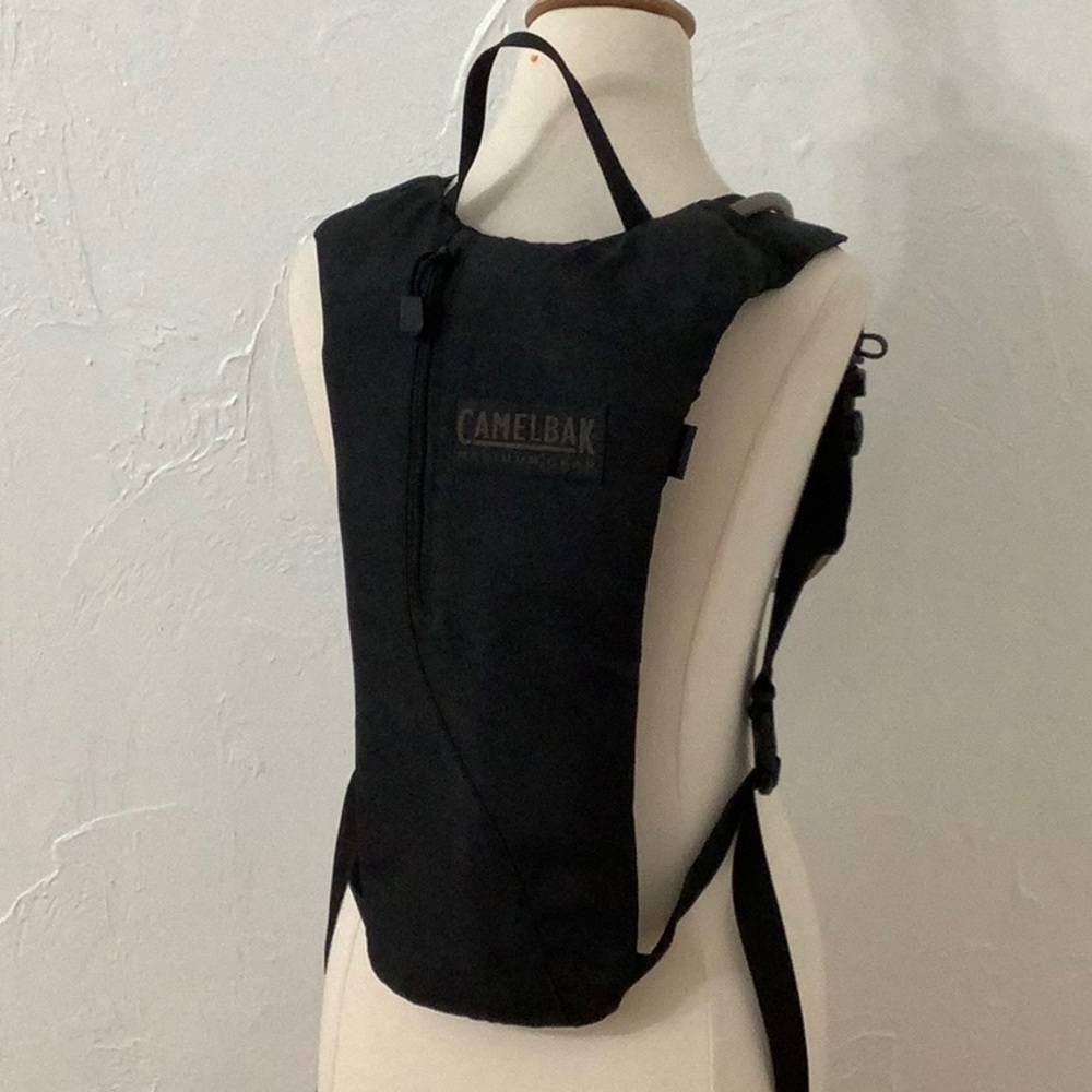 Camelbak Sabre 85 OZ Mil Spec Crux EUC unisex